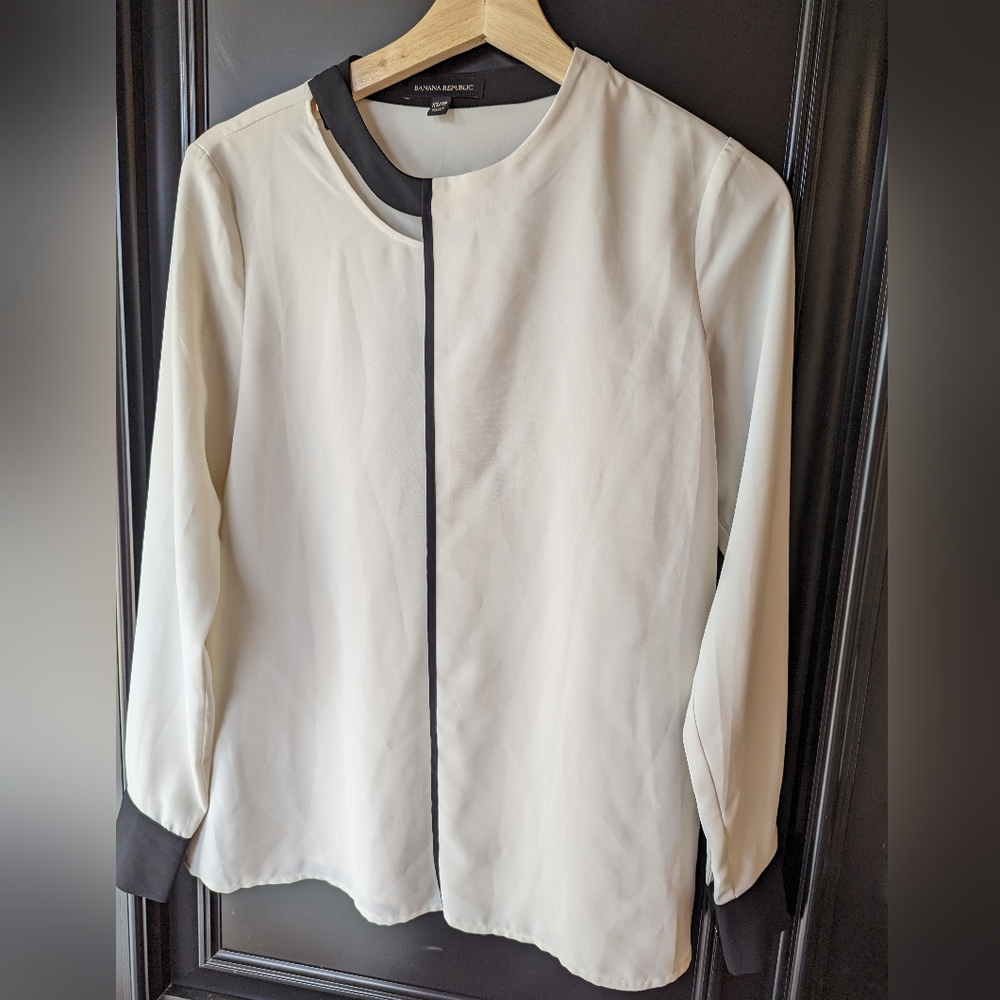Banana Republic Women's White Blouse with Black Detail